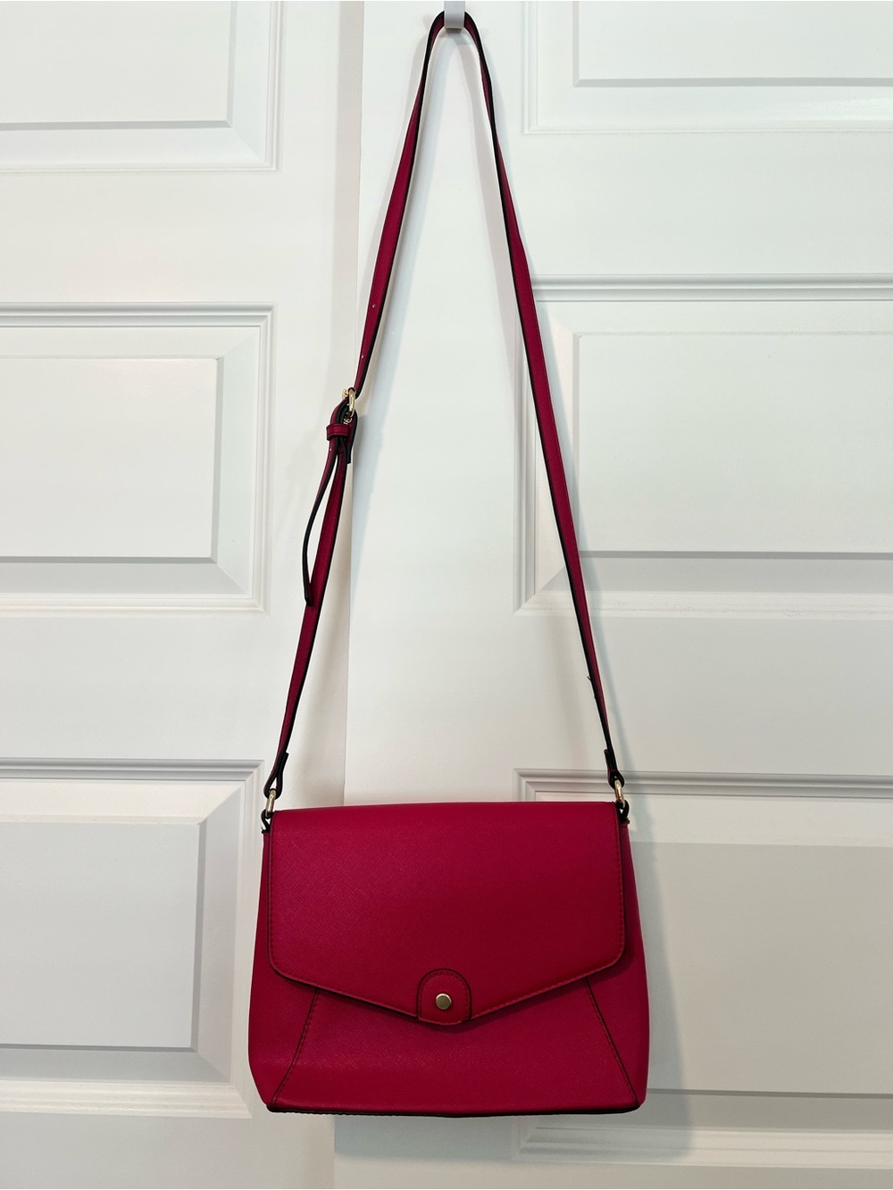Women's Fuchsia Crossbody Bag - Sleek Everyday Shoulder Bag